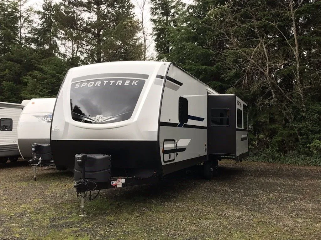 2024 Venture RV SportTrek 29' W/SLIDE! ONLY 6790LBS! - Photo 2