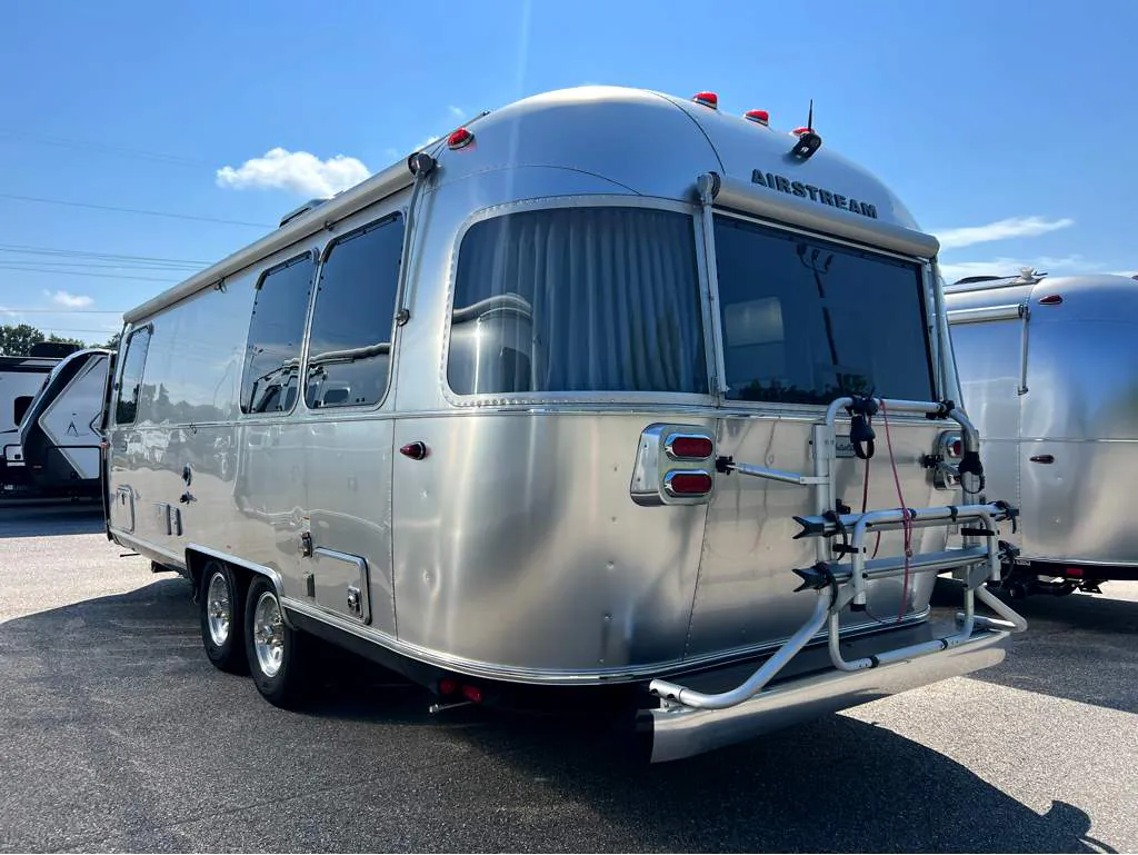 2022 Airstream Globetrotter 25FB - Photo 4