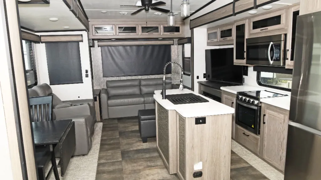 2023 CrossRoads Cameo 3701RL - Photo 3