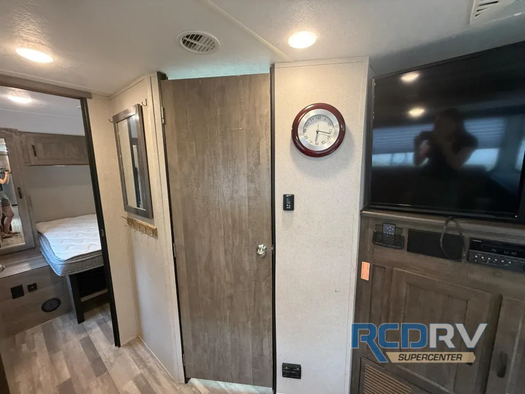 2019 Forest River Vibe 25RK, Photos photo 11