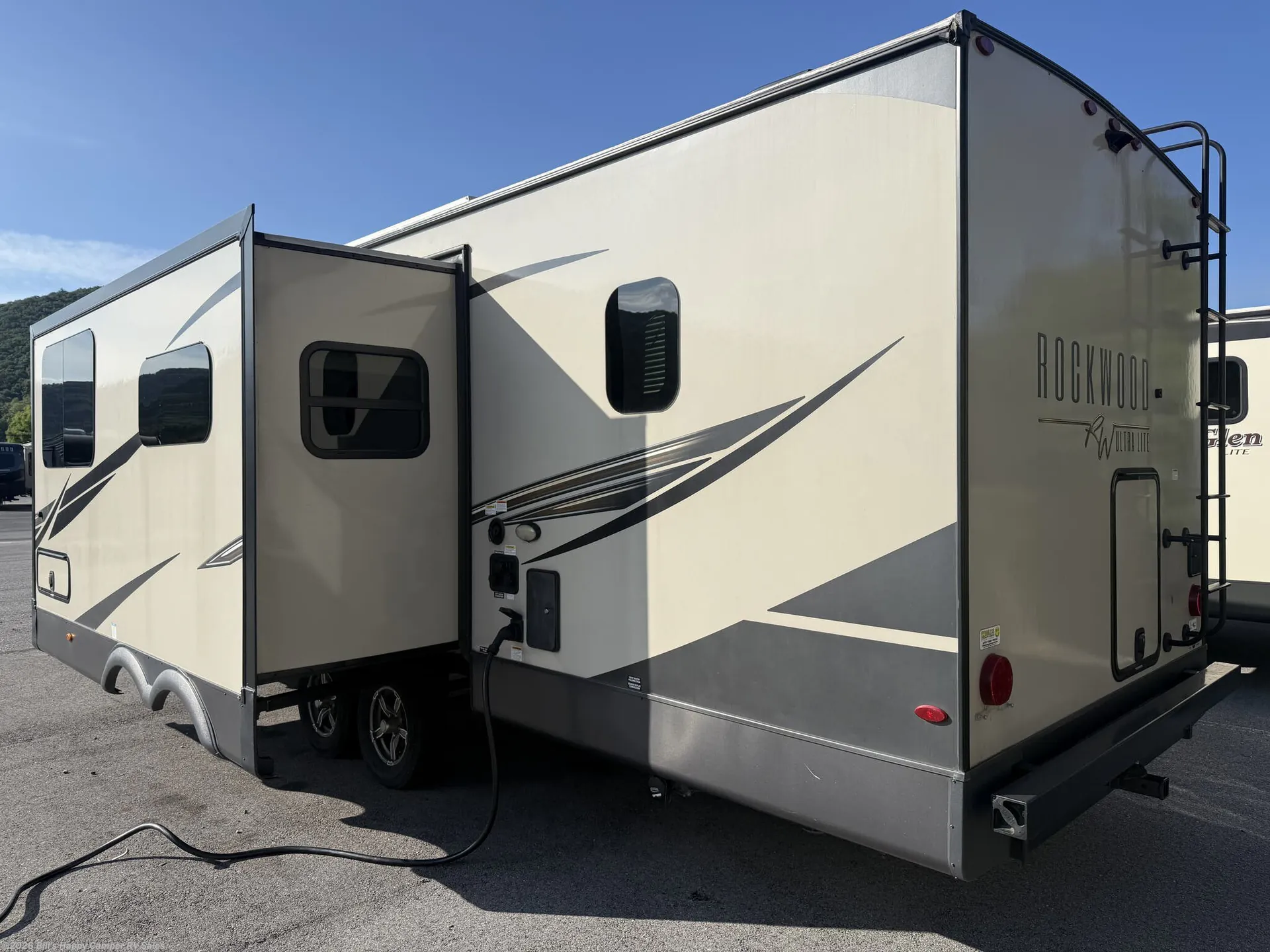 2022 Forest River Rockwood Ultra Lite 2706WS — Photo 5