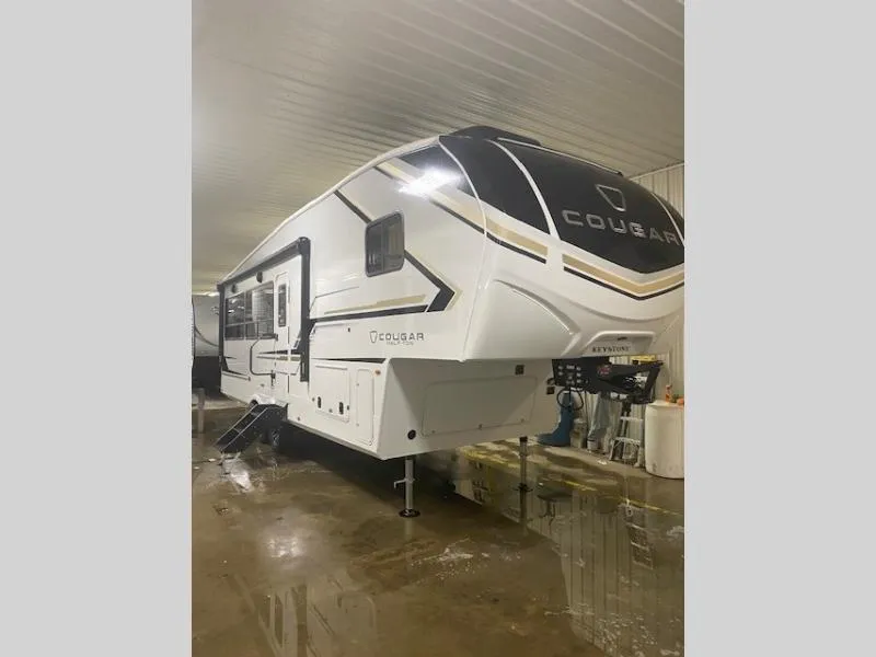 2026 Keystone RV Cougar Half-Ton 26RES - Photo 2