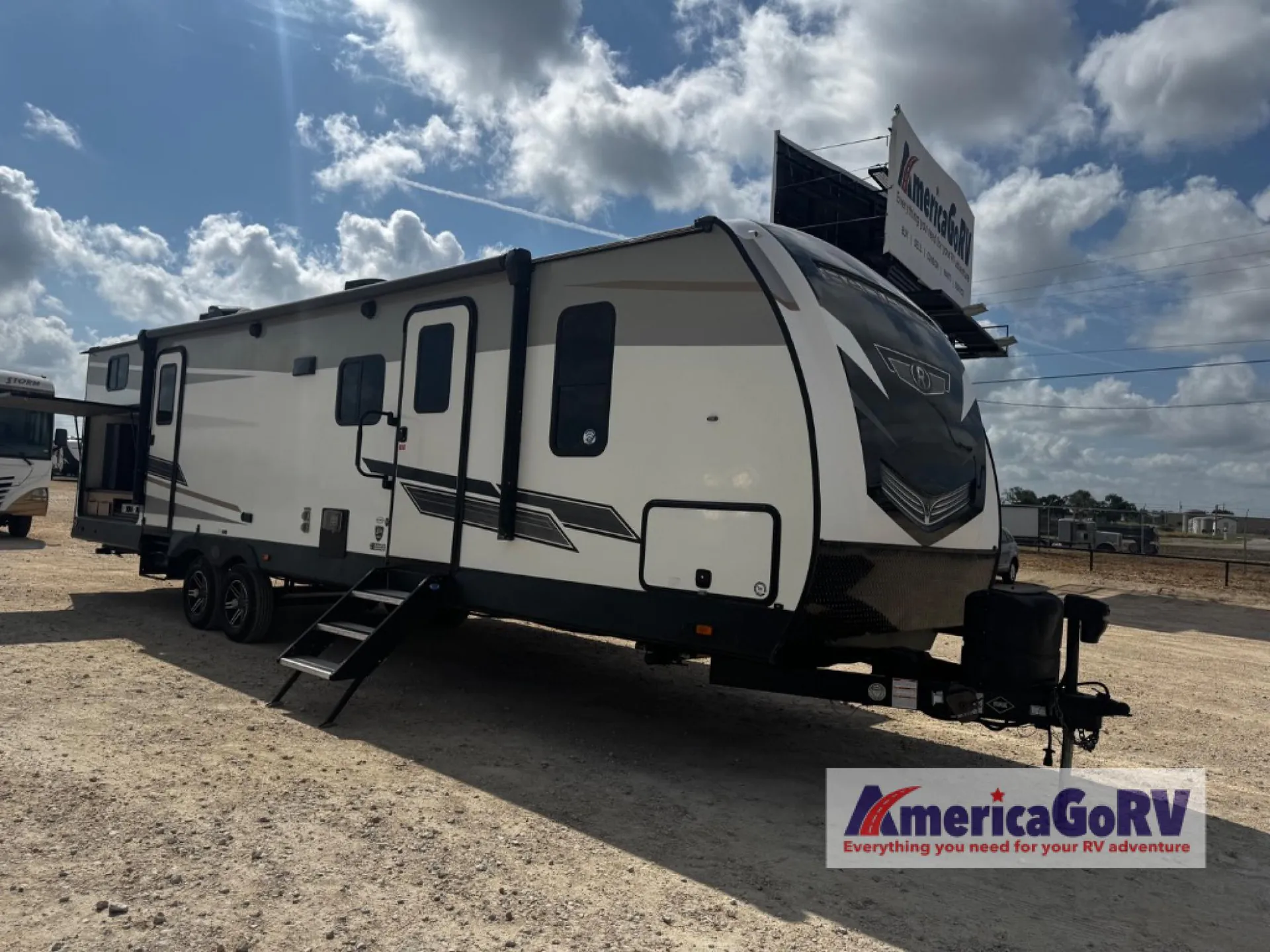 2022 Cruiser RV Radiance 30DS - Photo 2