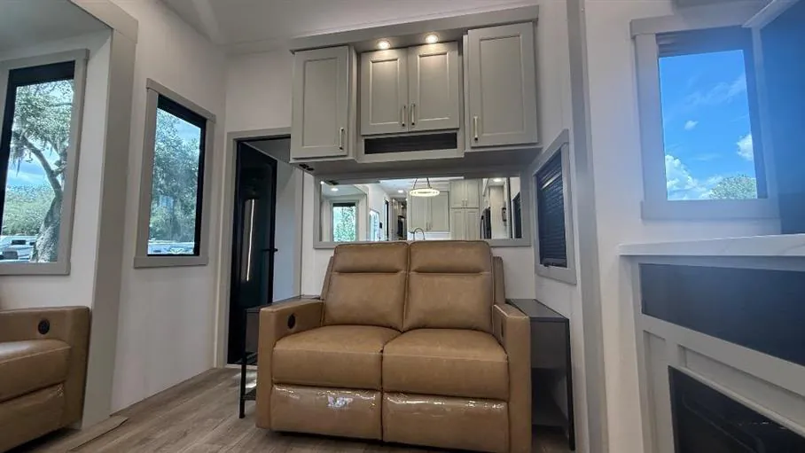 2025 Brinkley Model G 4100, Photos photo 27