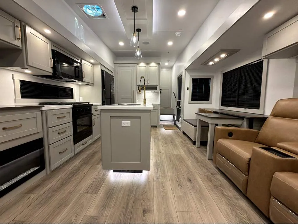2026 Brinkley Model Z 3515, Photos photo 18