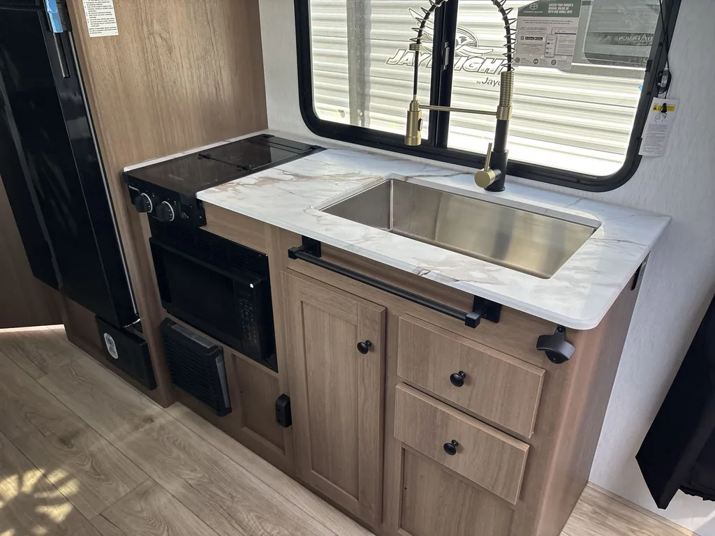 2027 Coachmen Apex Nano 186BH, Photos photo 11