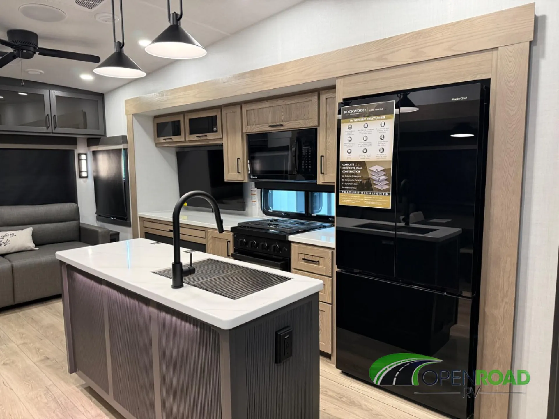 2026 Forest River Rockwood Signature 401SFB - Photo 4