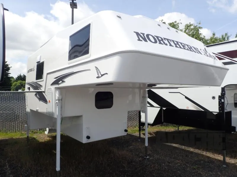 2026 Northern Lite Sportsman Plus New    8-11EX SP Wet Bath - Main photo