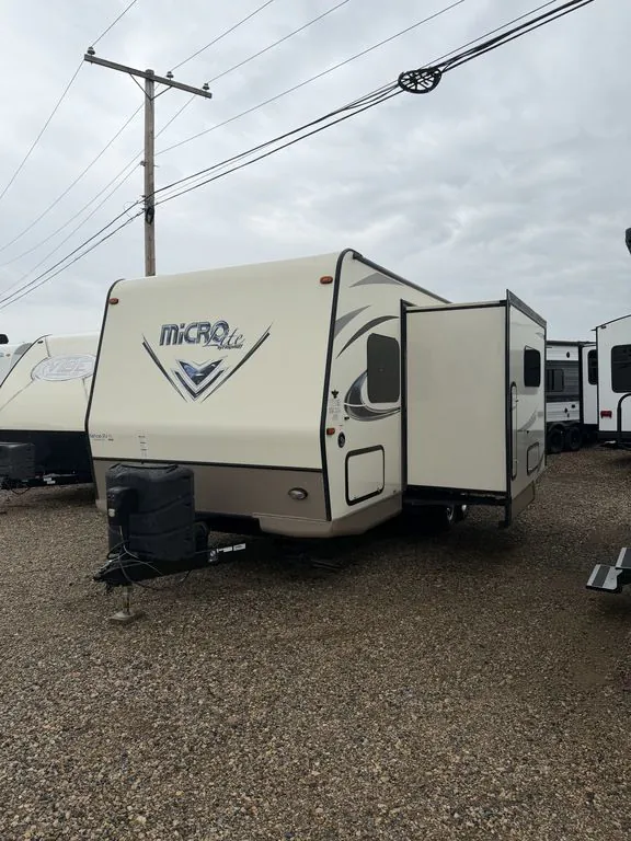 2018 Forest River Flagstaff Micro Lite 25BRDS, Photos photo 3