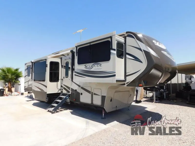 2015 Grand Design Solitude 379FL - Photo 3