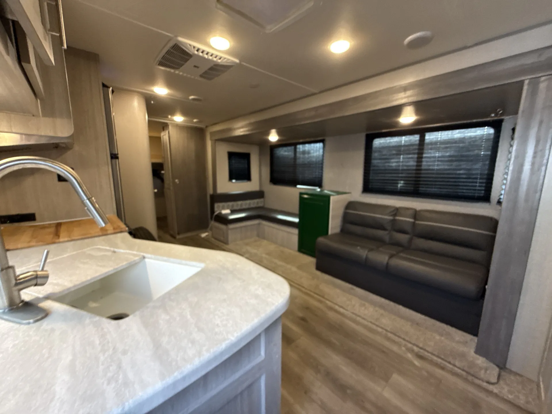 2022 Coachmen Catalina Legacy Edition 293QBCK — living area main