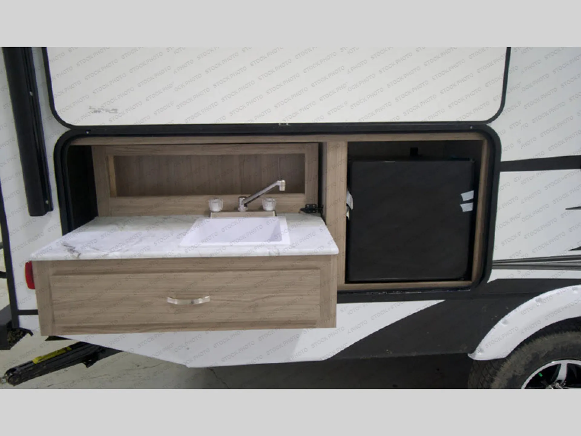 2021 Coachmen Freedom Express Ultra Lite 238BHS - Photo 4