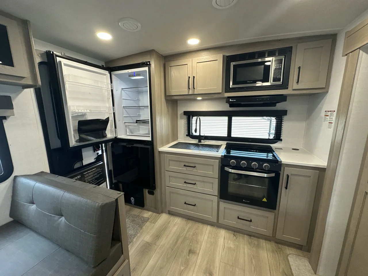 2026 Forest River Rockwood Mini Lite 2515S — Photo 6