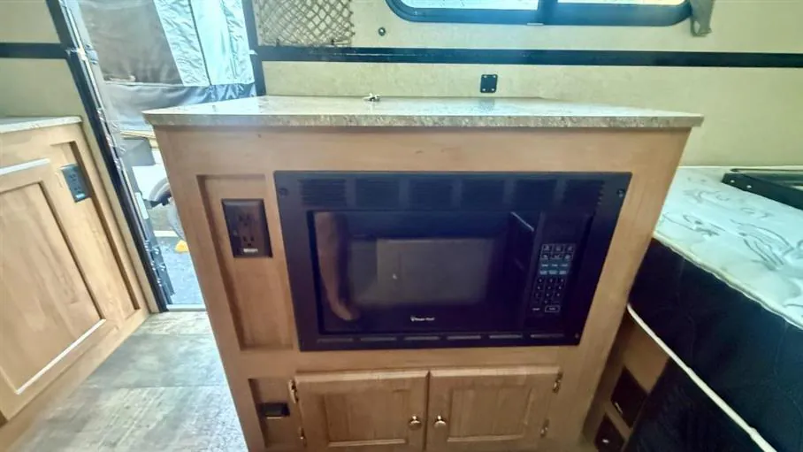 2018 Forest River Rockwood Hard Side A214HW, Photos photo 18