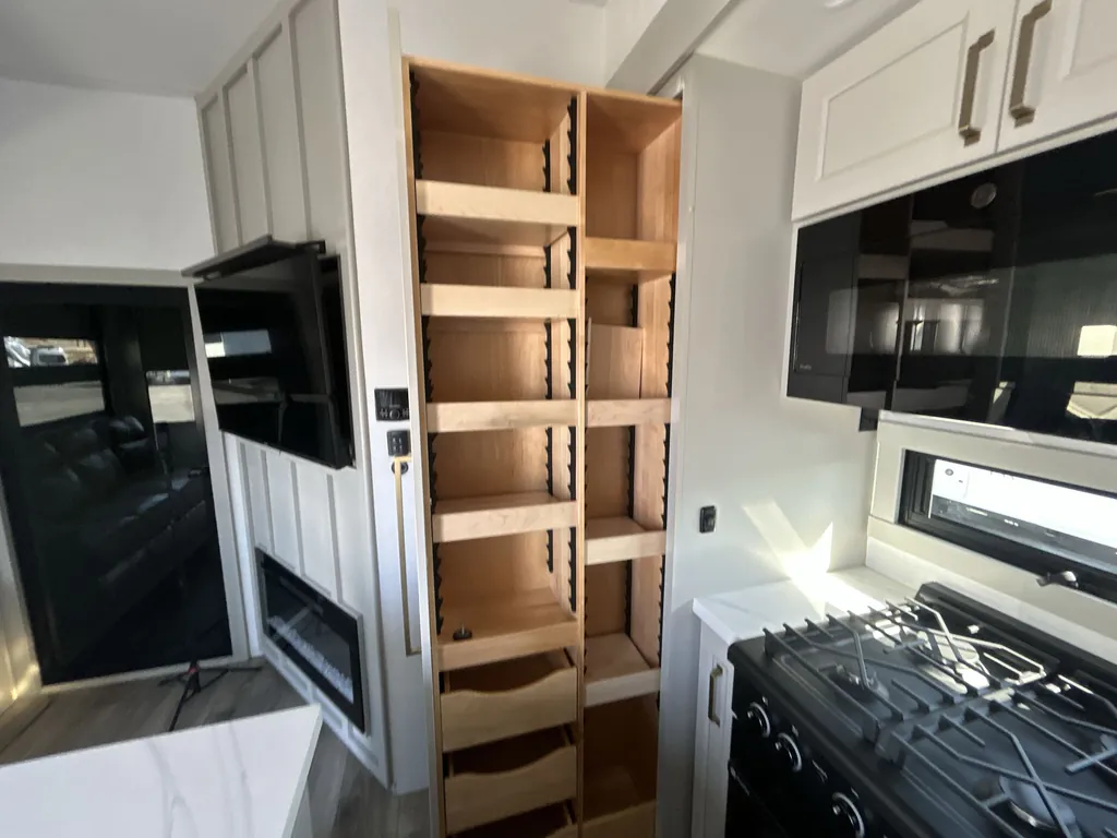 2025 Brinkley Model G 4000, Photos photo 20
