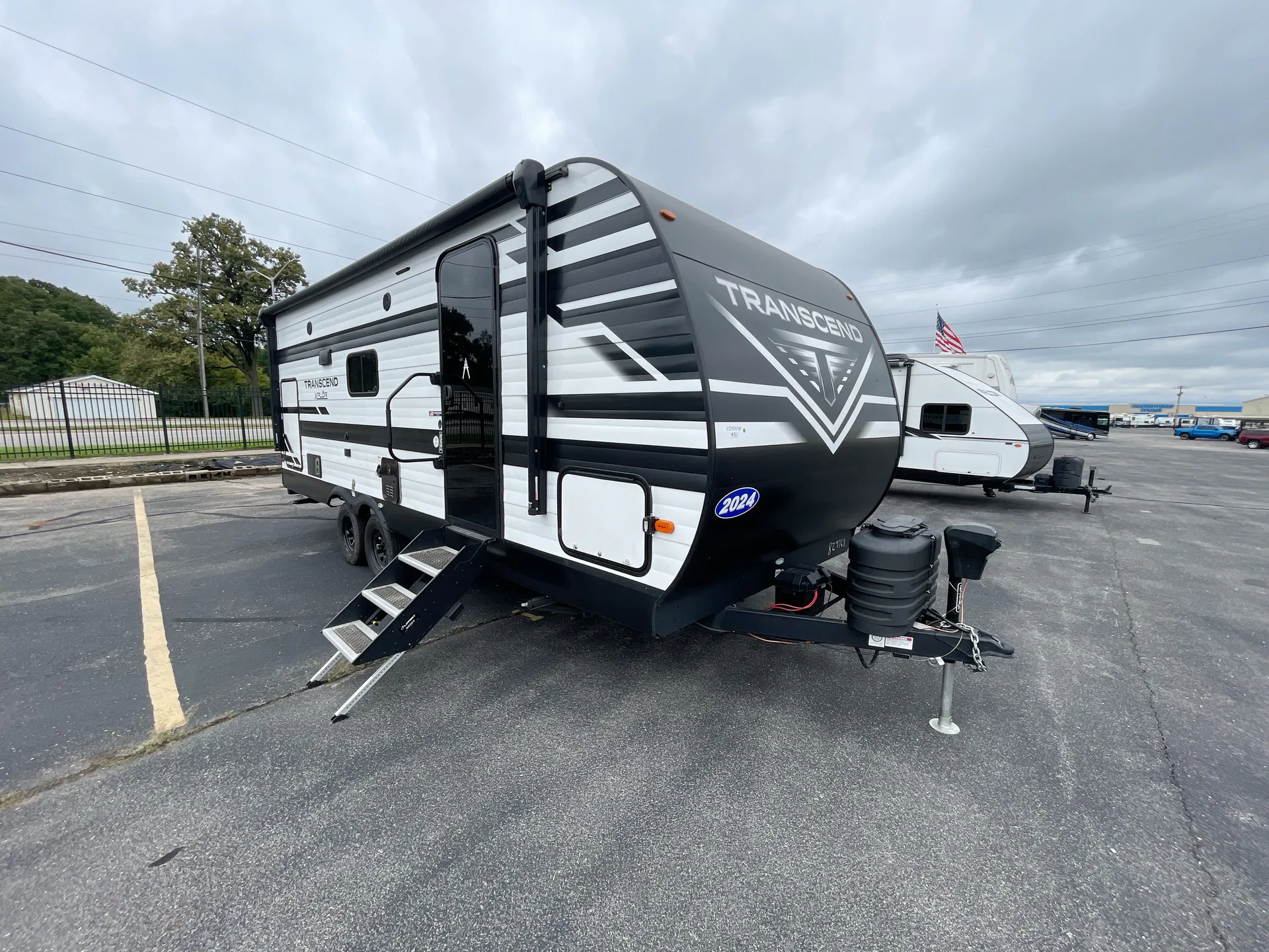 2024 Grand Design Transcend Xplor 235BH - Photo 2