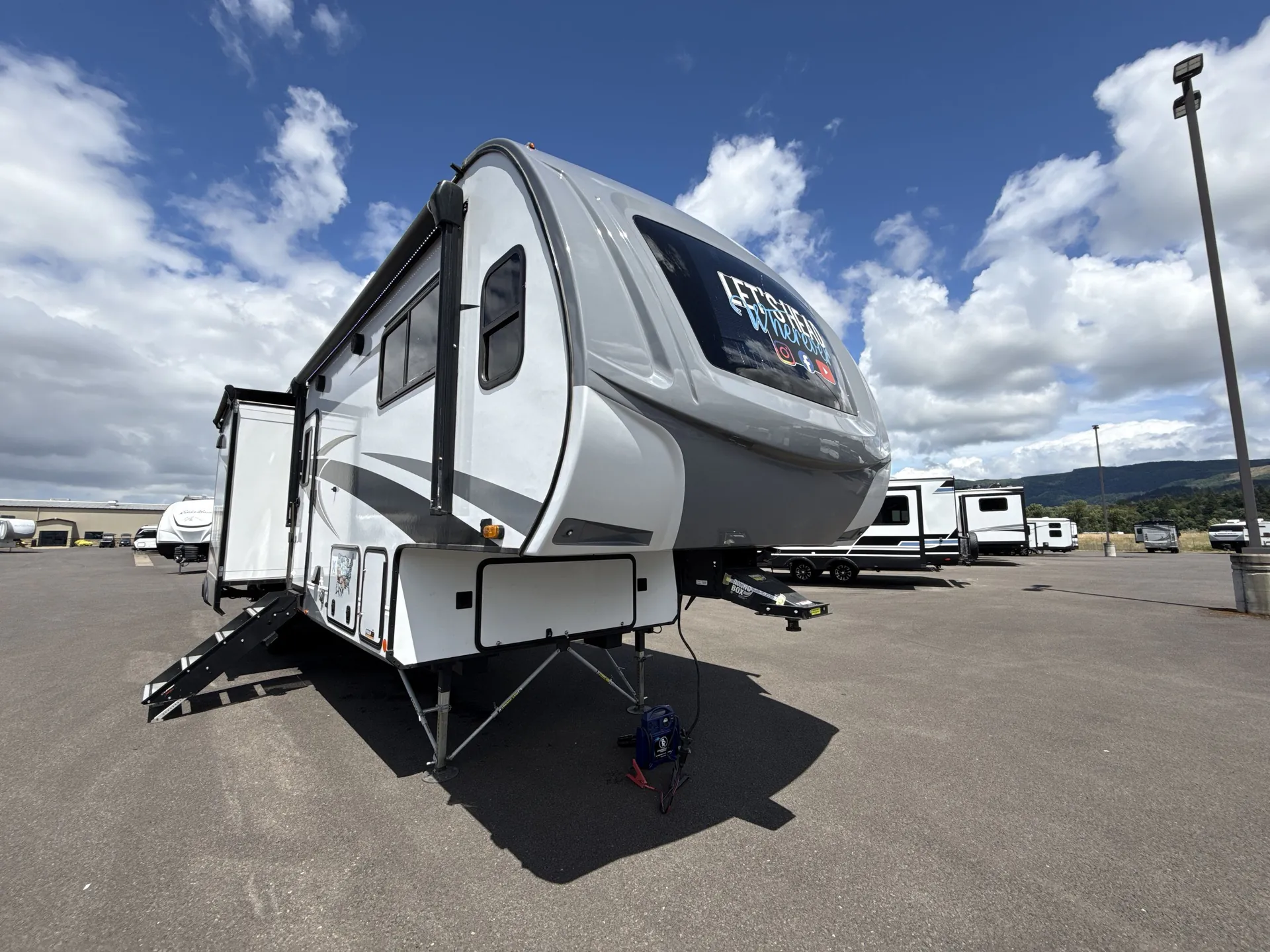 2024 Highland Ridge Roamer 364BHS - Photo 2