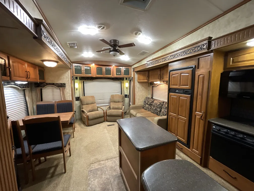 2013 Keystone Montana 3100RL, Photos photo 5