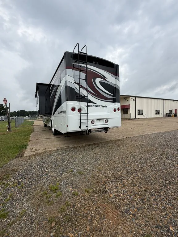 2019 Forest River Georgetown XL 369DS — Photo 6