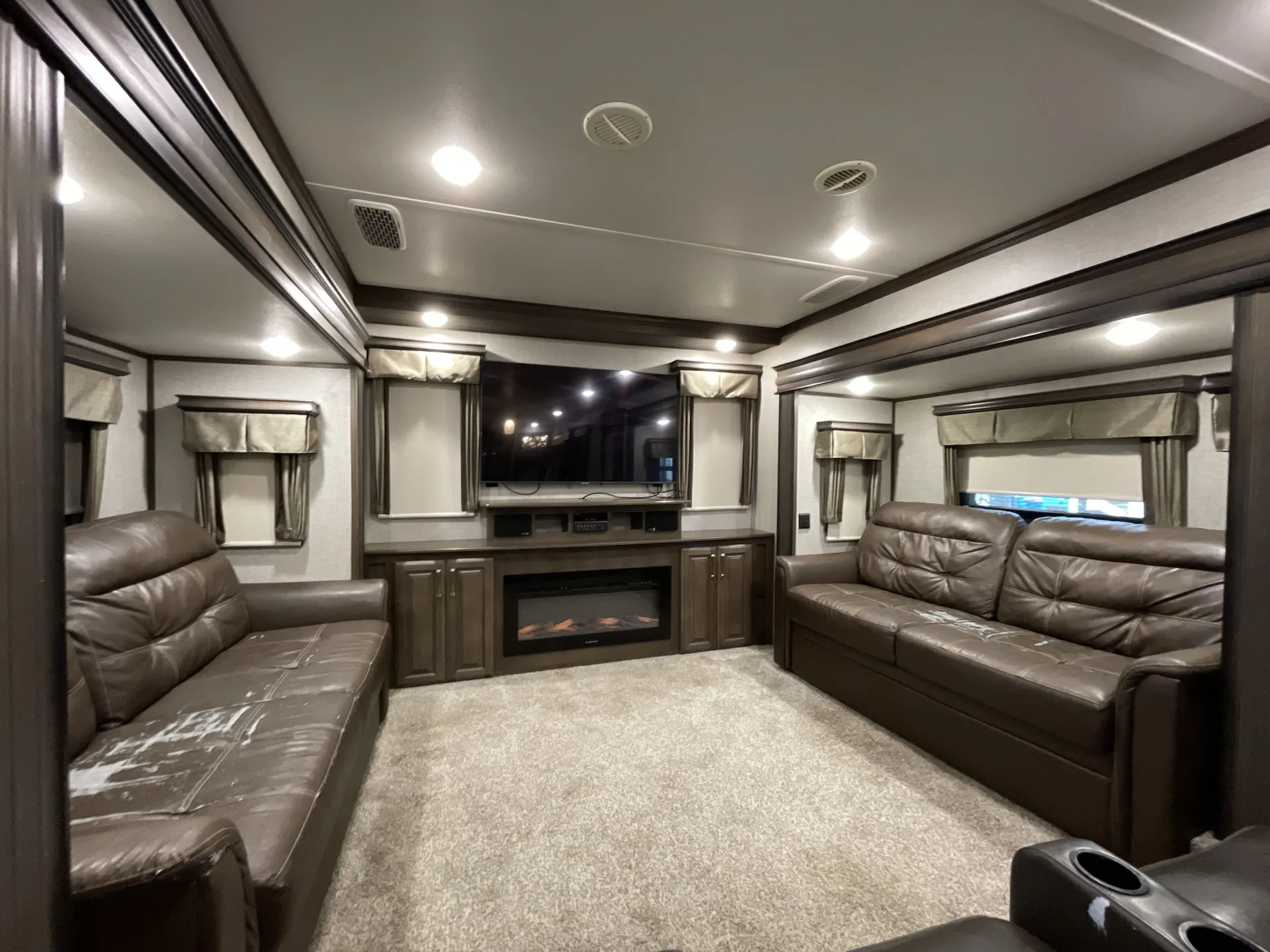 2019 Keystone Alpine 3851RD — living area main