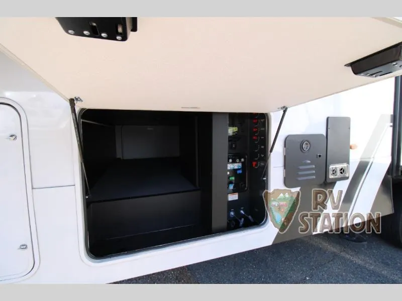 2026 Keystone Montana High Country 290RL - Photo 4
