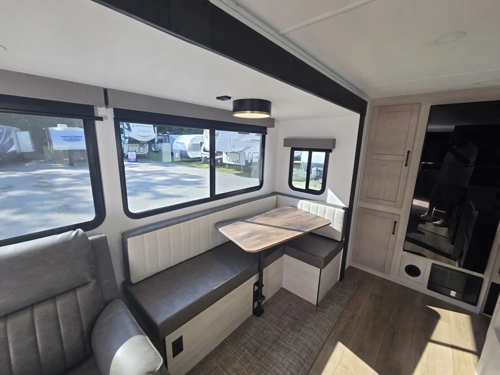 2027 Forest River Solaire 3060RKTS, Photos photo 24