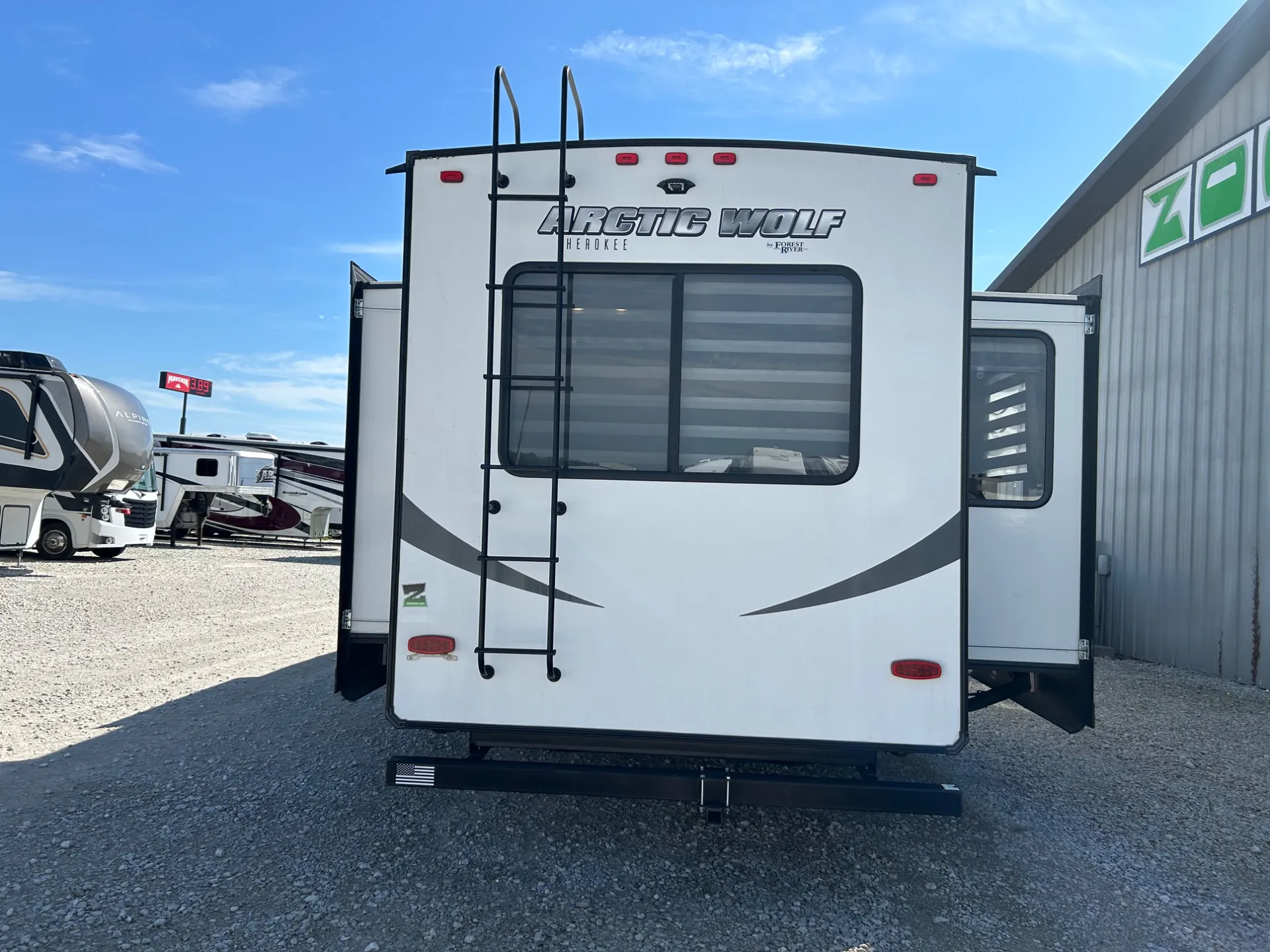 2020 Forest River Cherokee Arctic Wolf 298LB — Photo 7