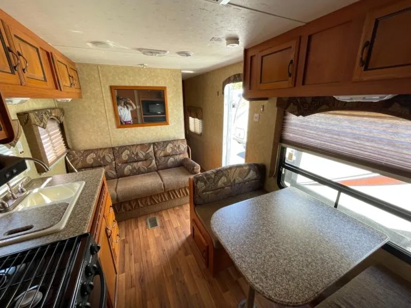 2011 Coachmen Catalina 22 FB - Photo 4