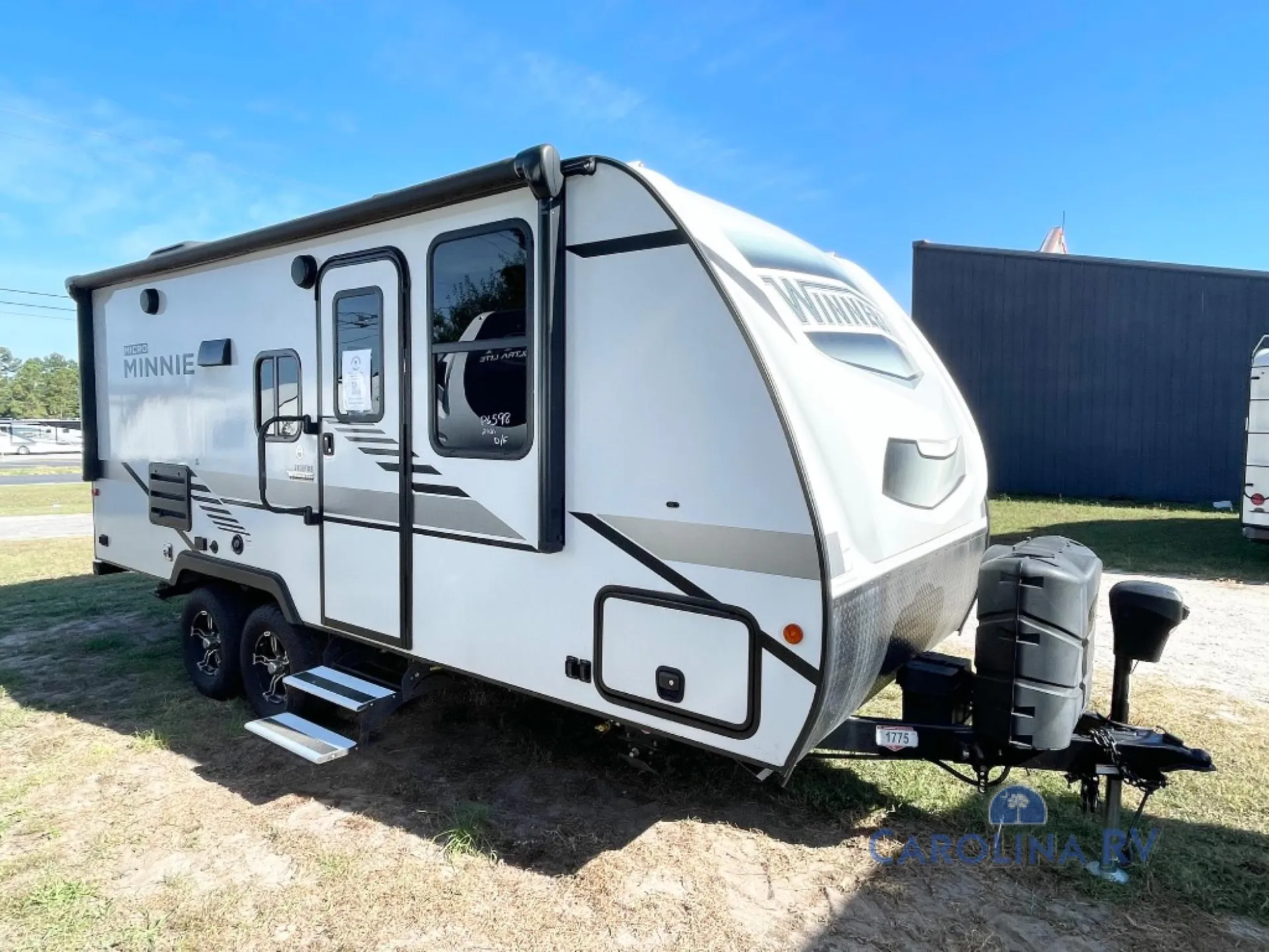 2021 Winnebago Micro Minnie 2108FBS - Photo 2