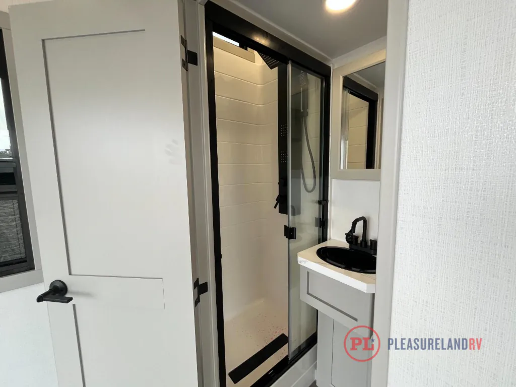 2026 Brinkley Model G 3970, Photos photo 17