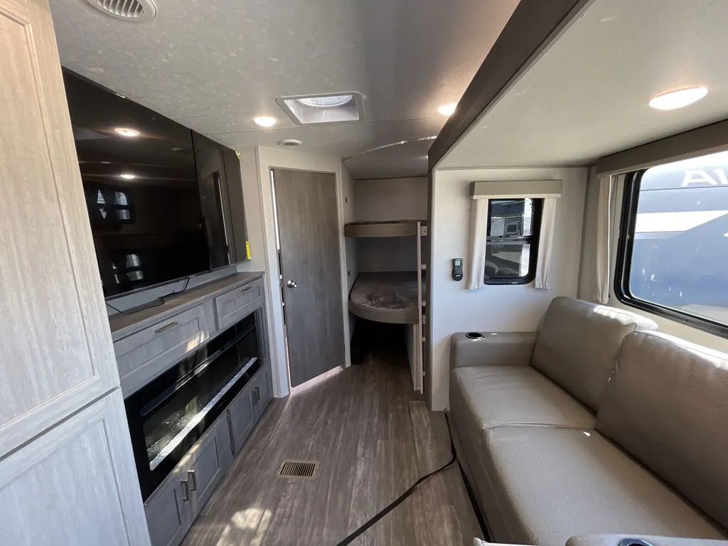 2026 Forest River Aurora 27DBH — Photo 5