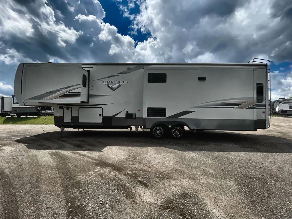 2022 Forest River Cedar Creek Champagne Edition 38EL, Photos photo 31