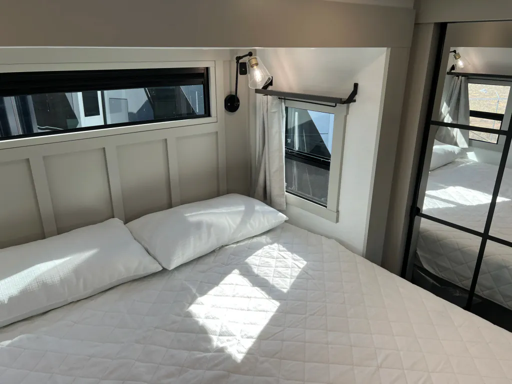 2026 Brinkley Model G 3520, Photos photo 24