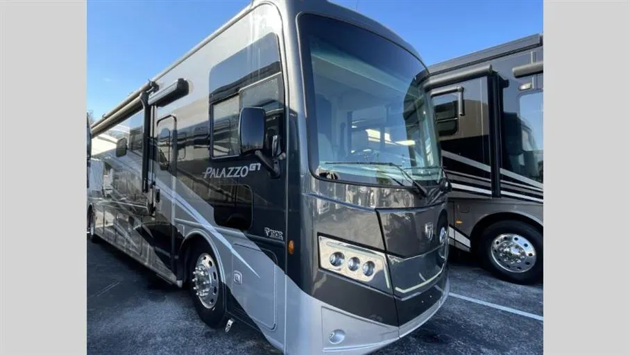 2025 Thor Motor Coach Palazzo GT 37.5 - Photo 2