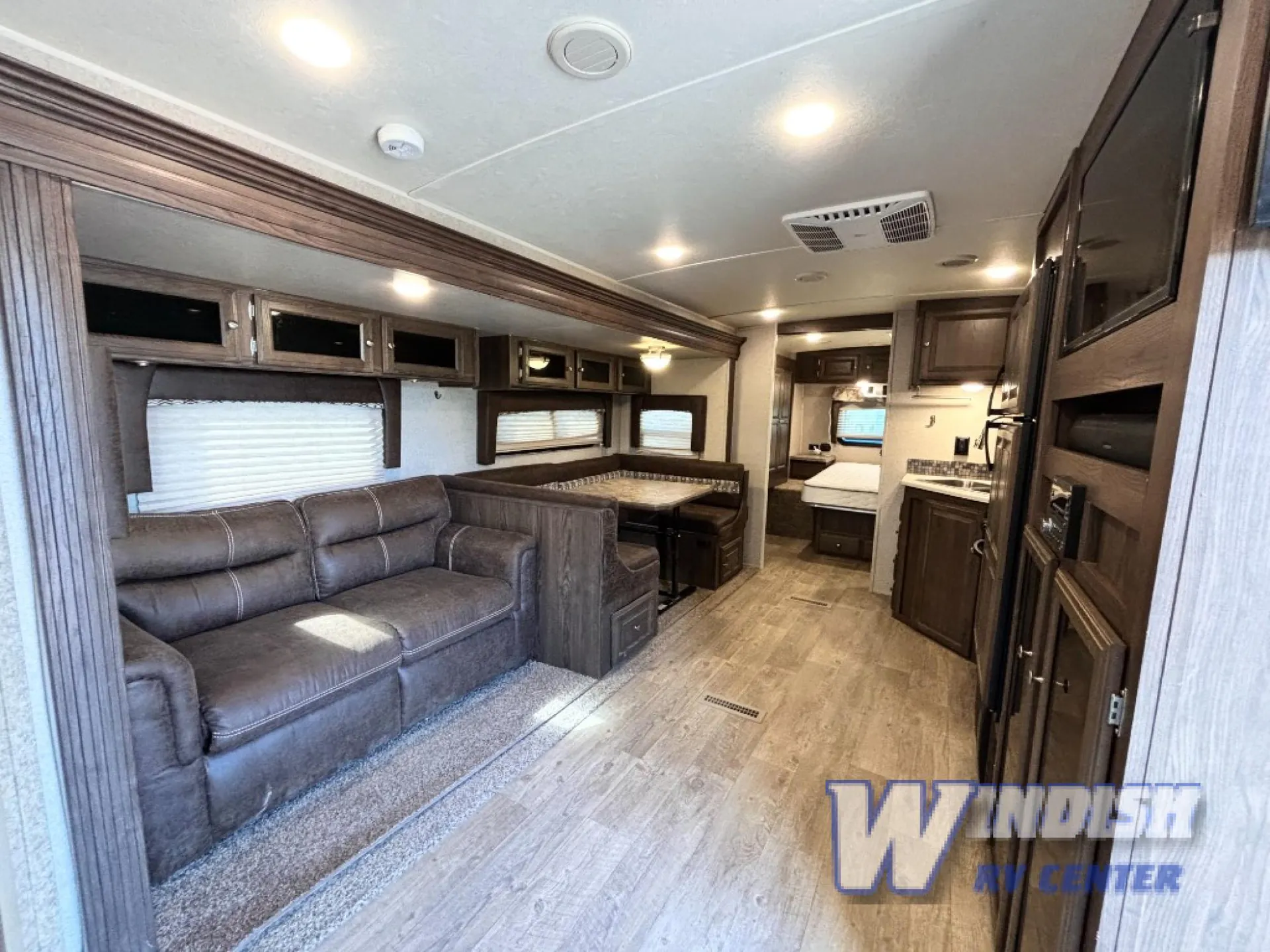 2019 Forest River Rockwood Ultra Lite 2706WS — Photo 7