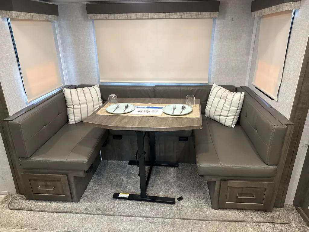 2022 Forest River Flagstaff Micro Lite 25FKS, Photos photo 12
