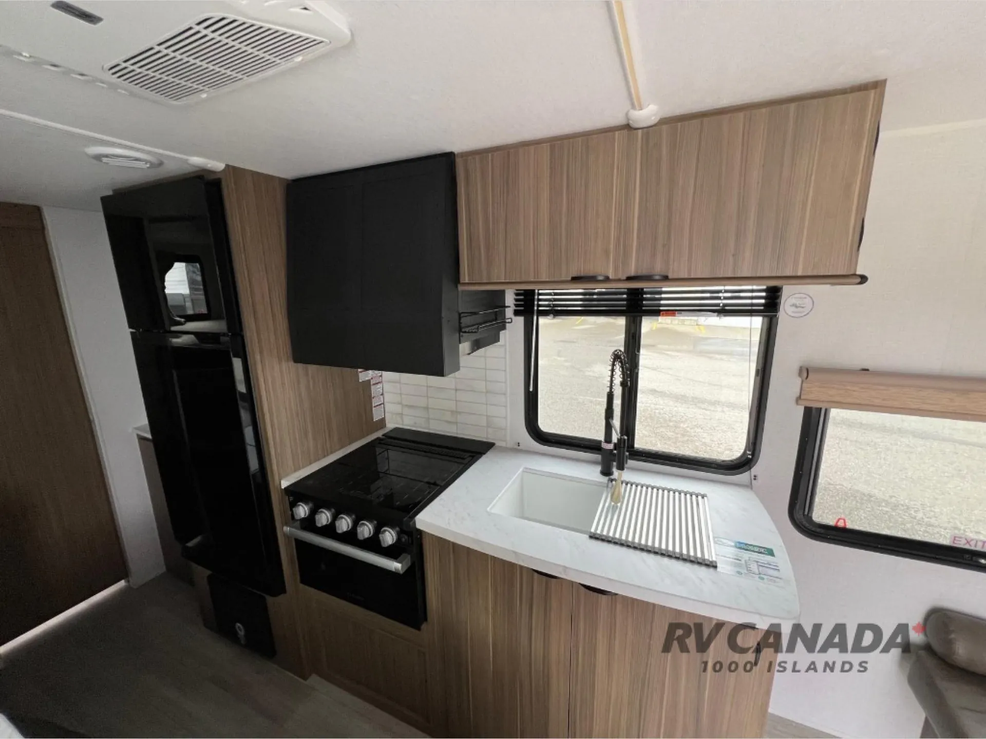 2025 Forest River Wildwood X-Lite 261BHXL — Photo 6
