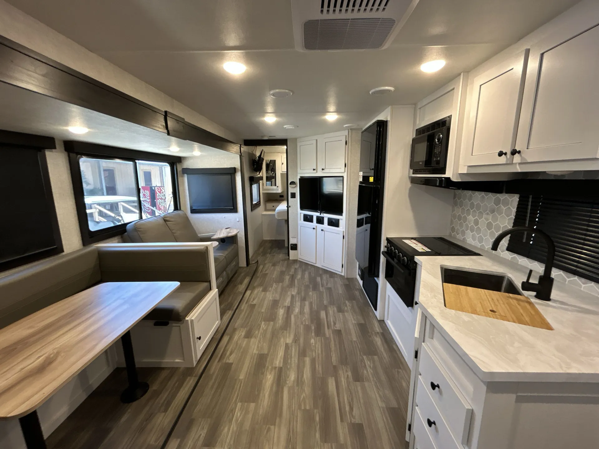 2024 Highland Ridge Range Lite 252RB — living area main