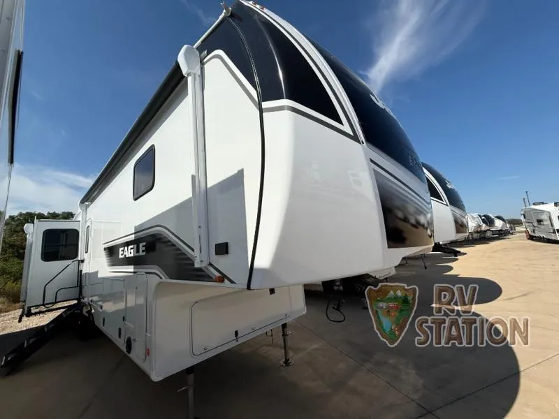 2026 Jayco Eagle 335LSTS - Photo 2