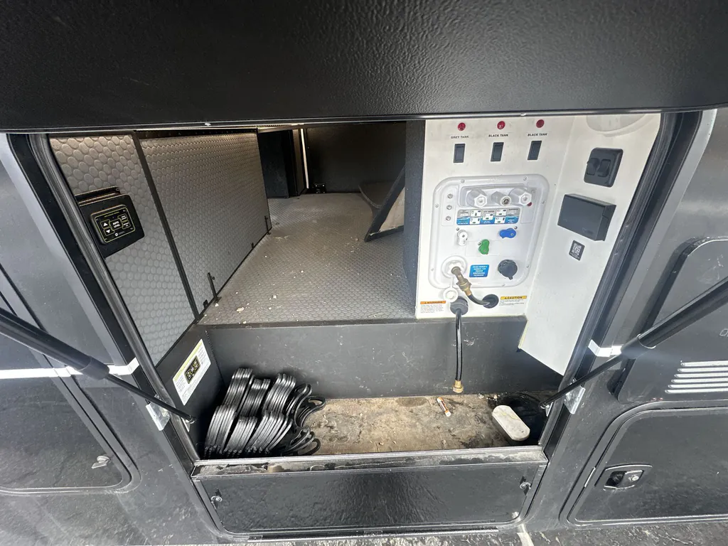2024 Brinkley Model G 4000, Photos photo 10