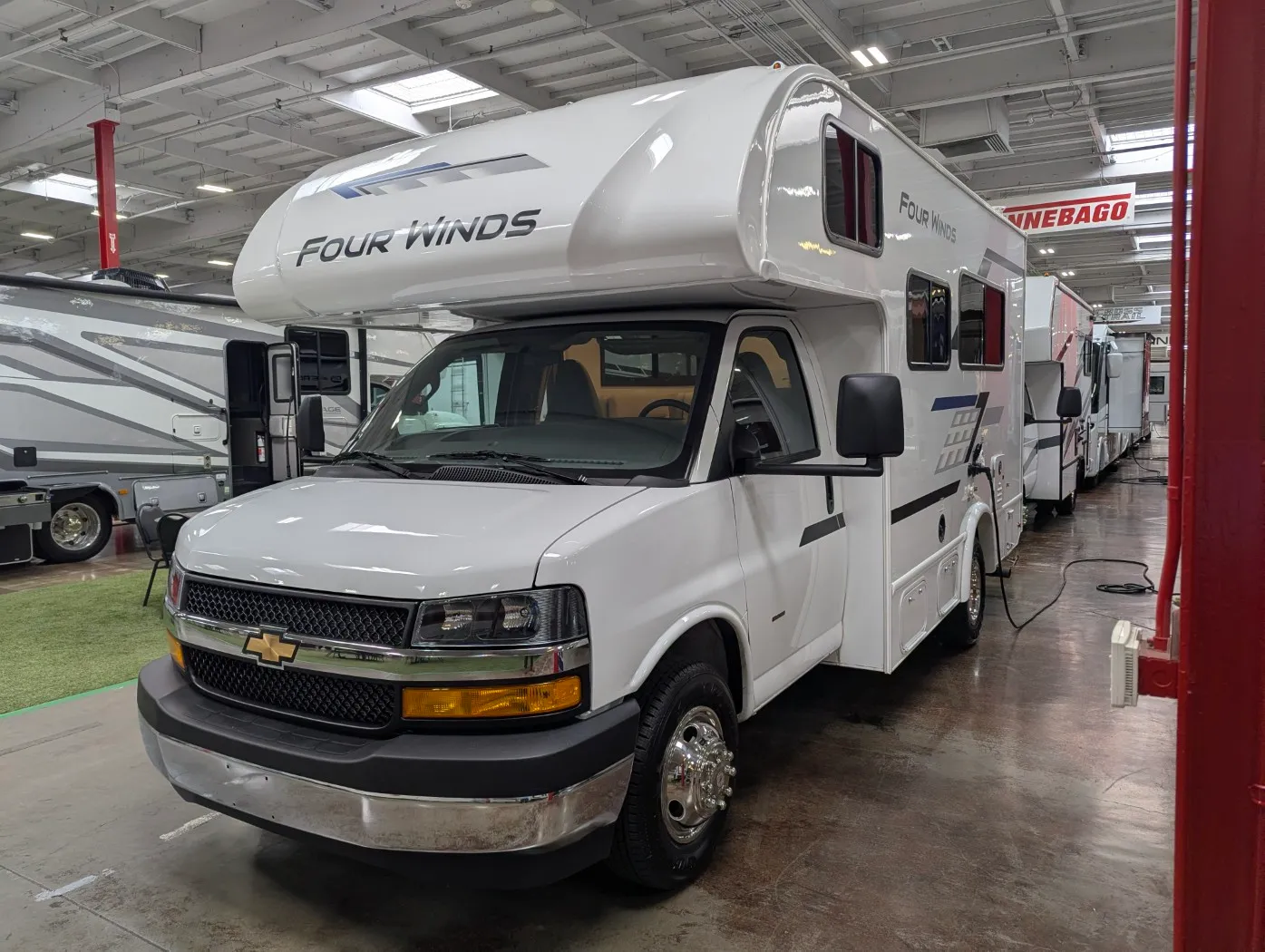 2026 Thor Motor Coach Four Winds 19X - Photo 4