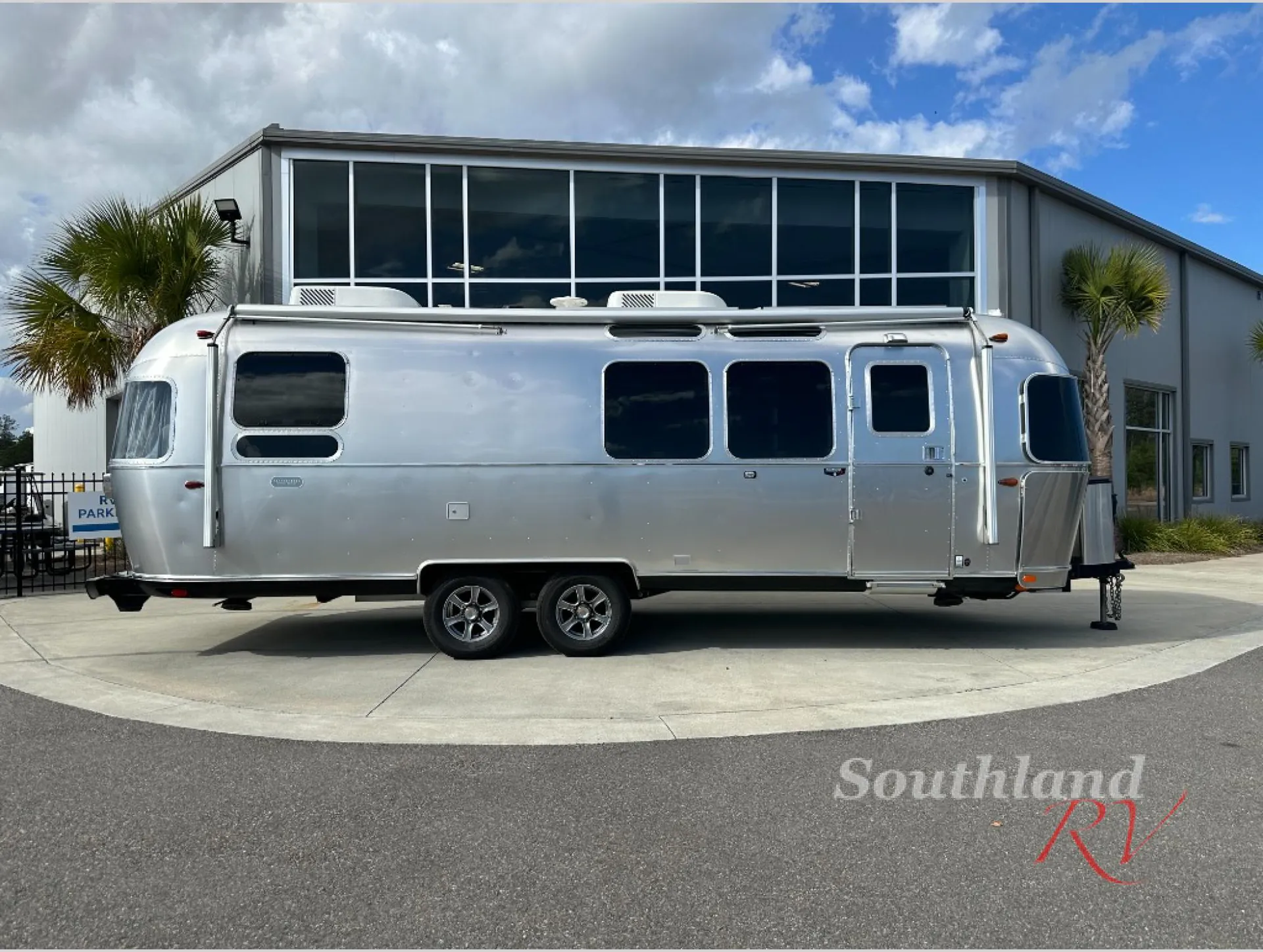 2022 Airstream Pottery Barn 28RB - Photo 3