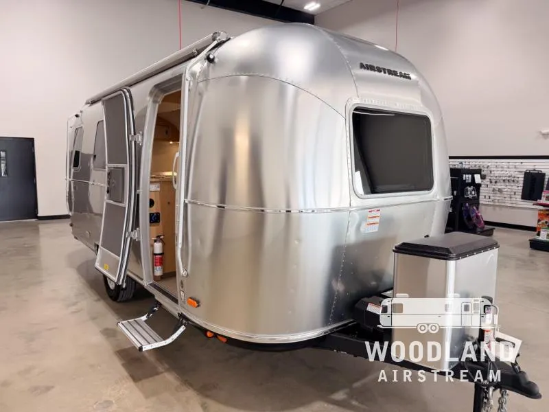 2026 Airstream World Traveler 22RB - Main photo