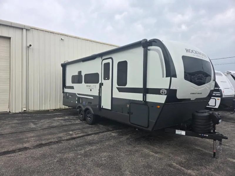 2027 Forest River RV Rockwood Mini Lite 2524FBT - Photo 2