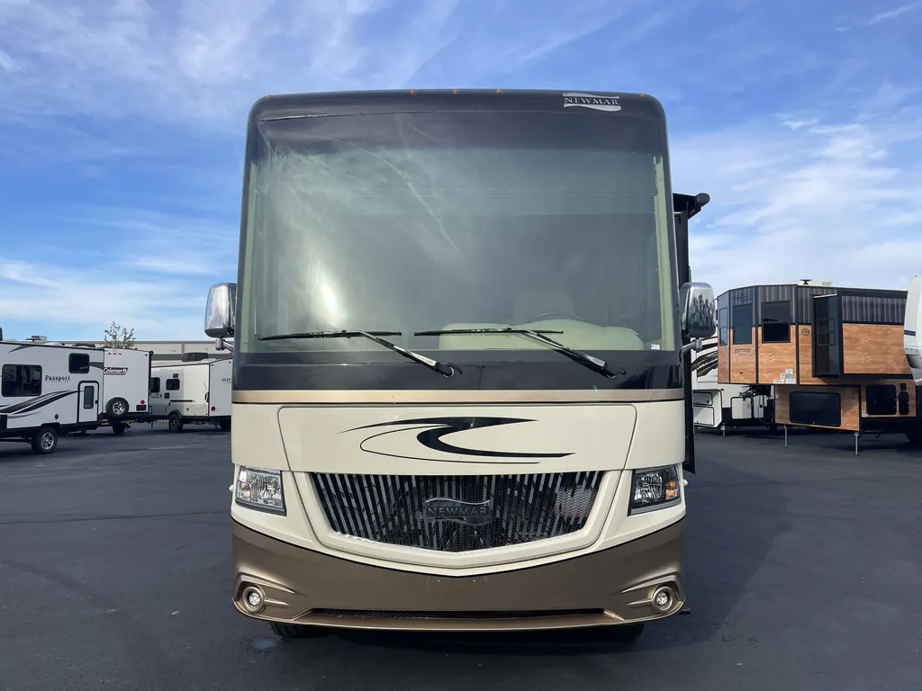 2016 Newmar Canyon Star 3921, Photos photo 4