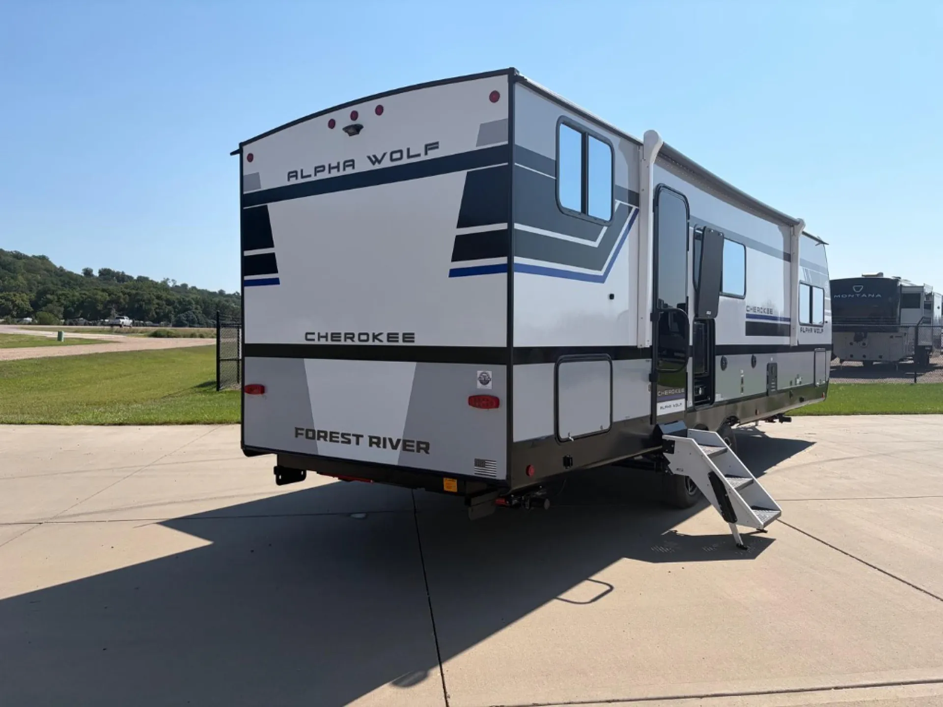 2027 Forest River RV Cherokee Alpha Wolf 32BHX - Photo 4