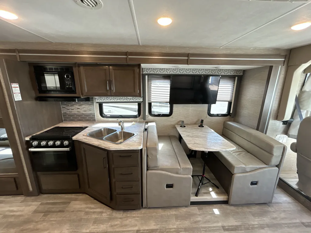 2022 Thor Motor Coach Freedom Traveler A32, Photos photo 10