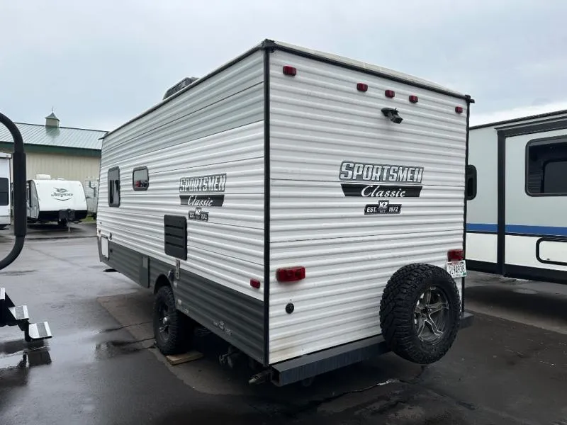 2022 KZ Sportsmen Classic 160QB - Photo 4