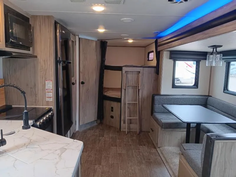 2022 Forest River Cherokee Alpha Wolf 26DBH - Photo 3