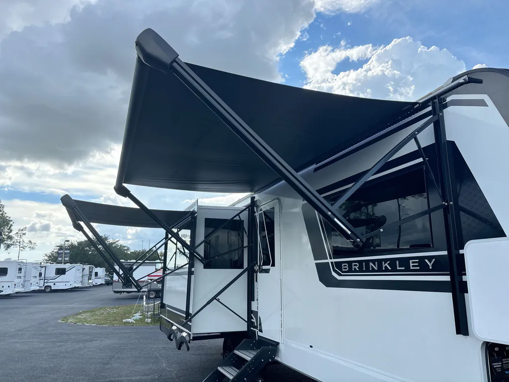 2025 Brinkley Model Z AIR 295, Photos photo 31